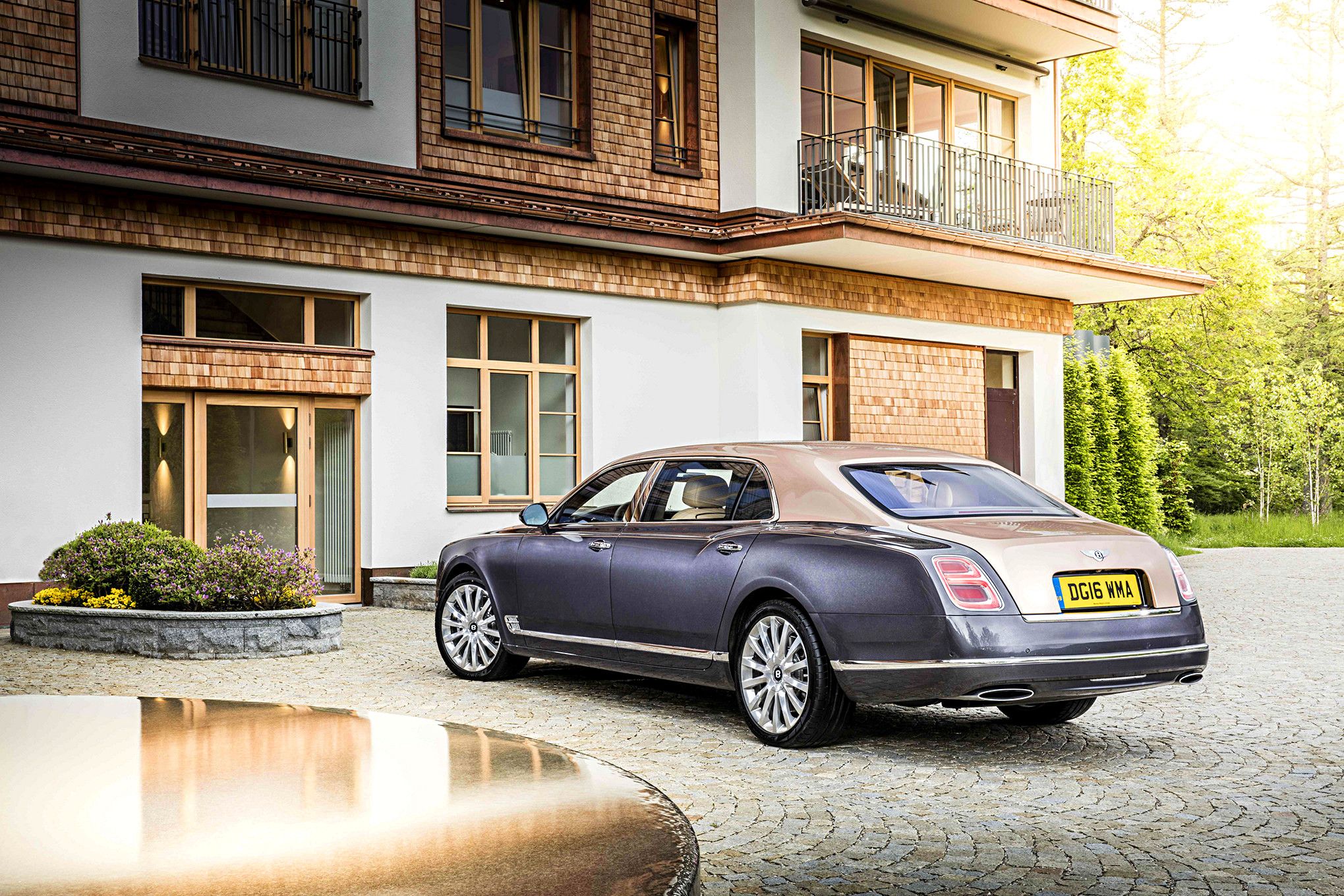 Bentley Mulsanne Chauffeur Hire UK LOWEST PRICES GUARANTEED LARGEST