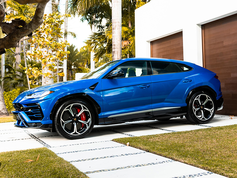 Starr Luxury Cars Lamborghini Urus Miami Hire