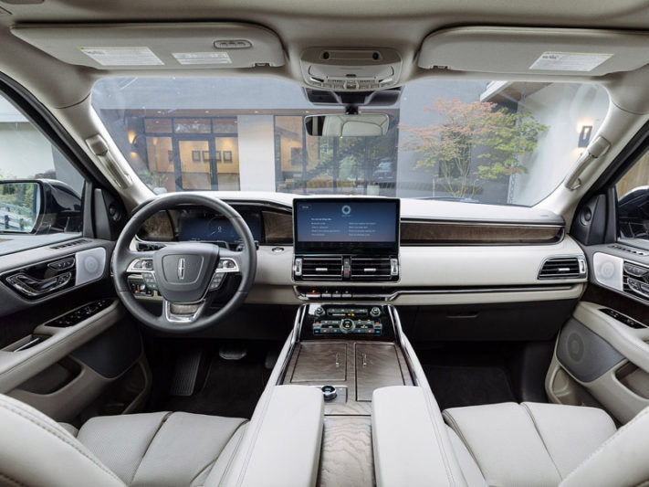 LINCOLN NAVIGATOR CHAUFFEUR HIRE LAS VEGAS