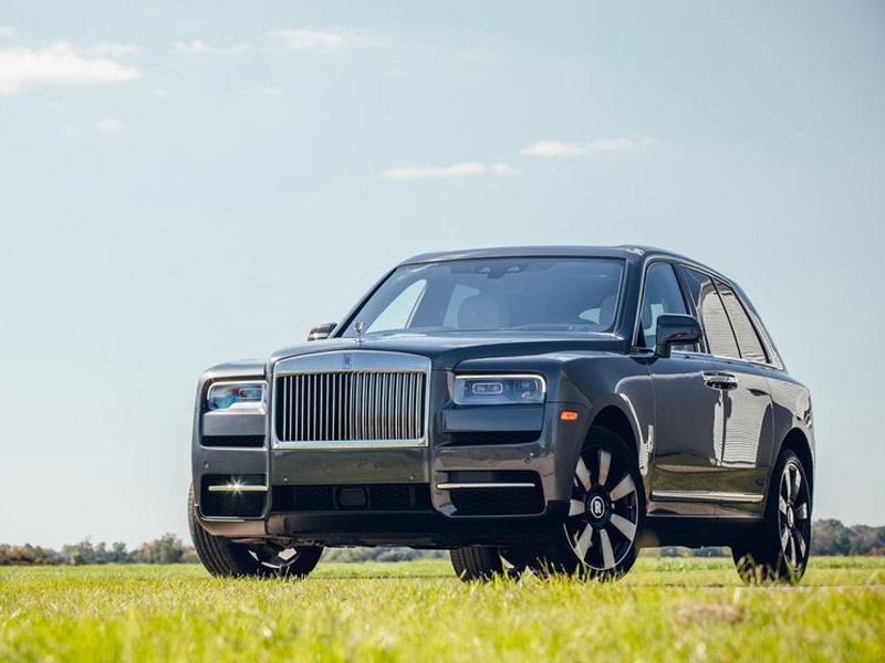 New Rolls-Royce SUV can drive in 21 of water, has built-in