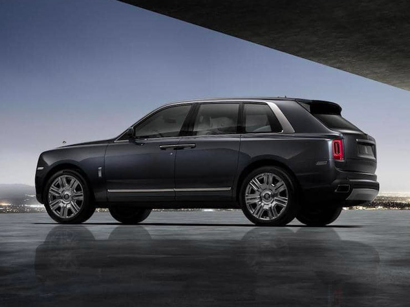 Star Luxury Cars Rolls Royce Cullinan Chauffeur Dubai 2023