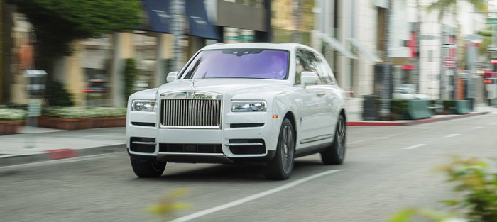Star Luxury Cars Rolls Royce cullinan Chauffeur Dubai 2023