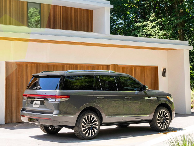 Starr Luxury Cars Lincoln Navigator- Chicago 2023