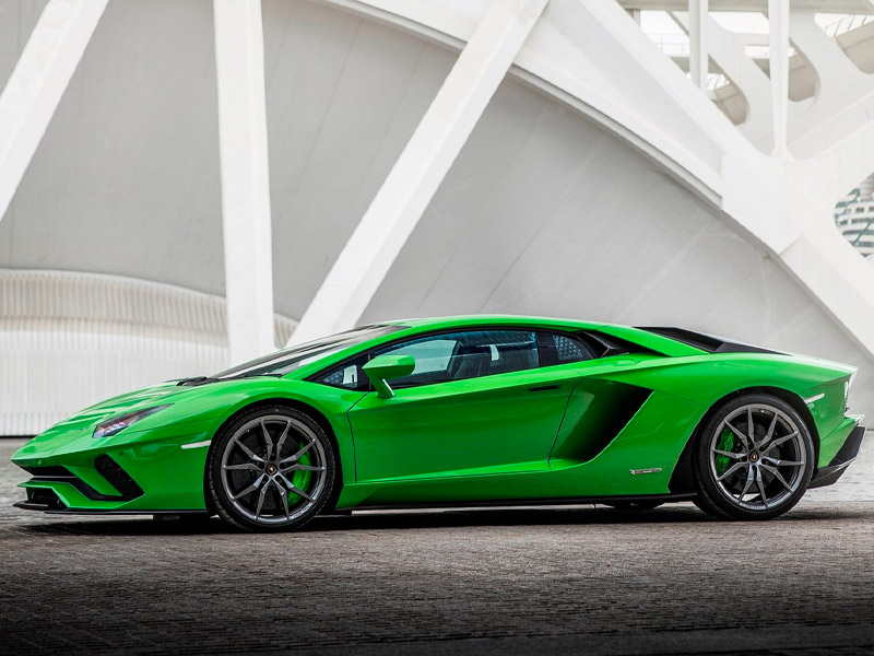 LAMBORGHINI AVENTADOR S HIRE IN CHICAGO