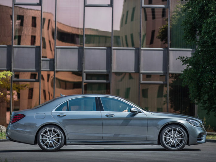 Starr Luxury Cars Prague Exotic & Luxury Vehicle Hire