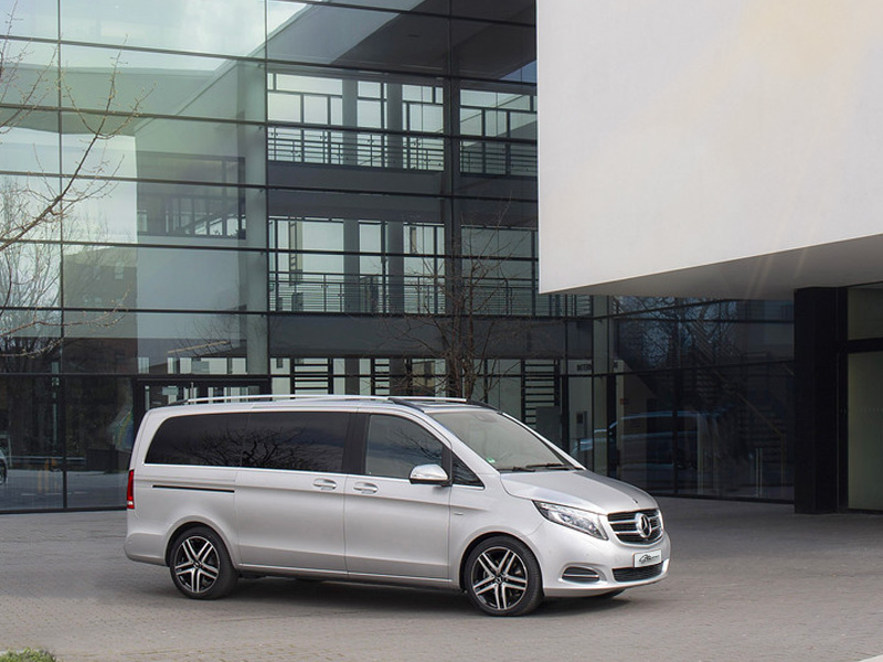 Starr Luxury Cars Mercedes Benz V Class Milan, Italy 2023