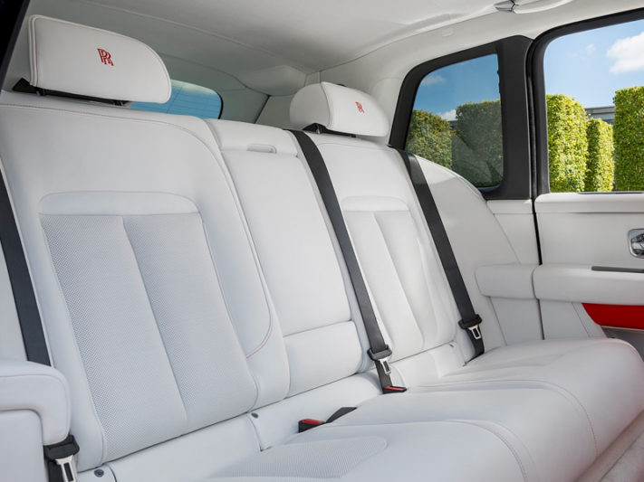 ROLLS ROYCE CULLINAN CHAUFFEUR HIRE IN ATHENS