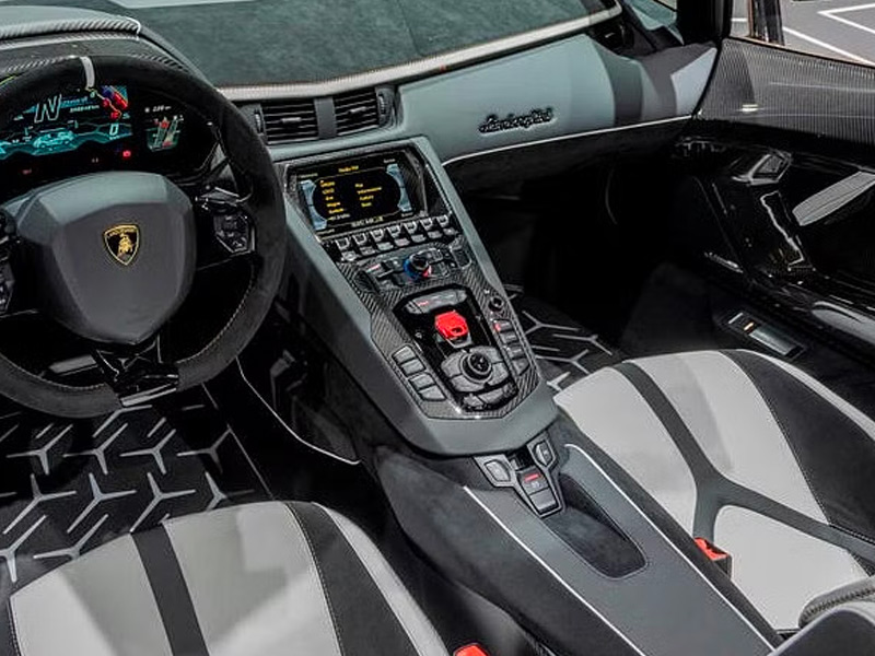 Starr Luxury Cars, Lamborghini Aventador SVJ, Istanbul Self Hire 2023