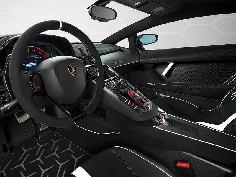 Starr Luxury Cars, Lamborghini Aventador SVJ, Istanbul Self Hire 2023