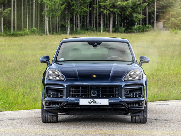 Starr Luxury Cars, Porsche Cayenne Turbo Milan,Italy Self Hire 2023