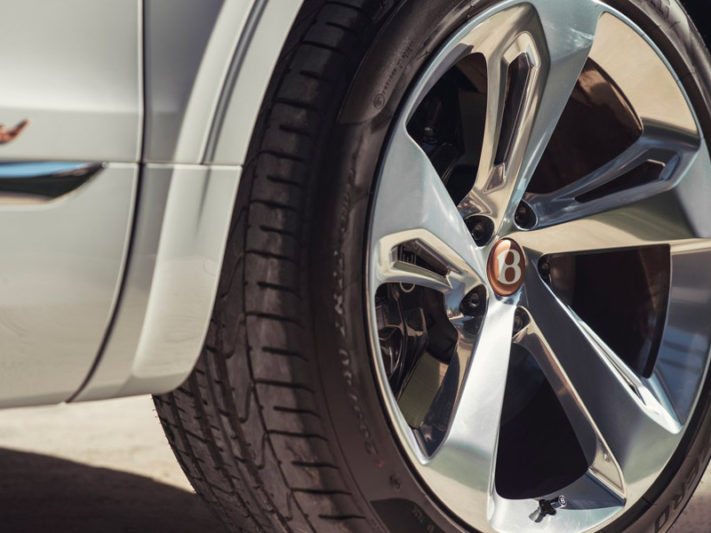 BENTLEY BENTAYGA HIRE HOME DELIVERY SERVICE