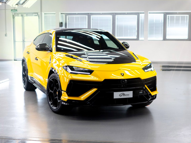 Starr Luxury Cars Naples,a Italy - Lamborghini Urus Performante Best Coveted Luxury Exotic Cars available for Chauffeur Service