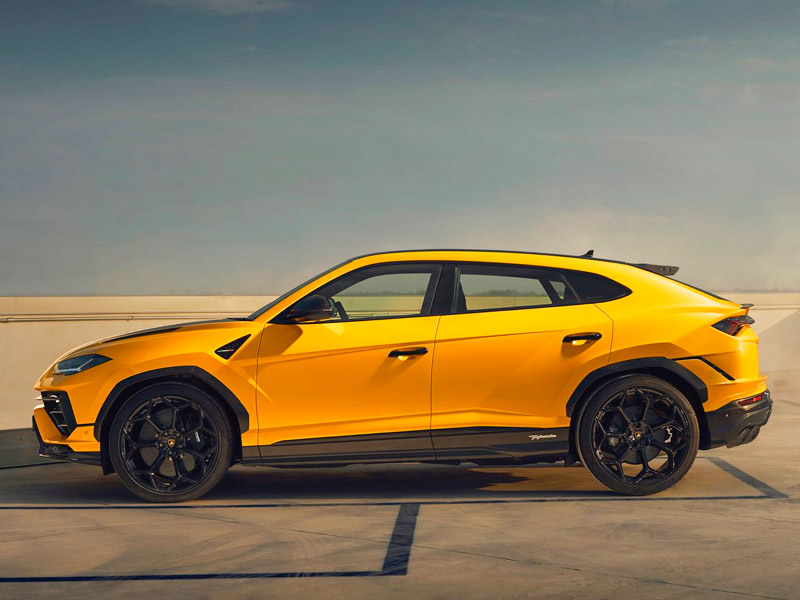 Starr Luxury Cars Naples,a Italy - Lamborghini Urus Performante Best Coveted Luxury Exotic Cars available for Chauffeur Service
