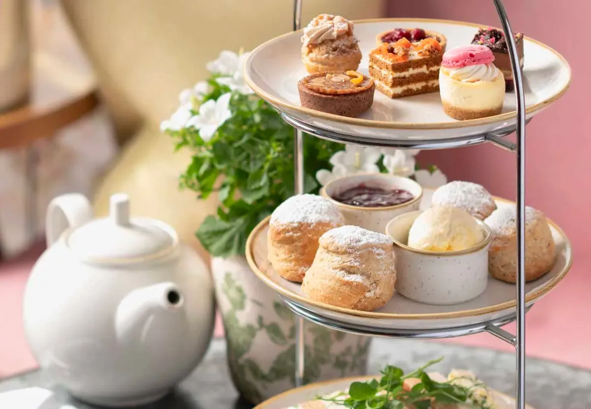 SLC - Starr Luxury Cars UK, London Mayfair - Afternoon Tea & Chauffeur service Experience for International Women's Day and Mother's Day.