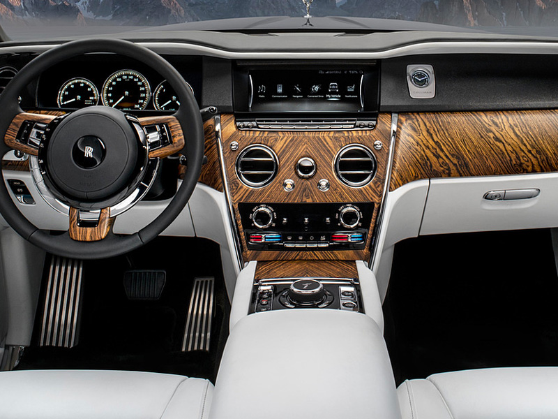Starr Luxury Cars Miami - Florida Jet setter,Ultimate Shopping Experience - Rolls Royce Cullinan