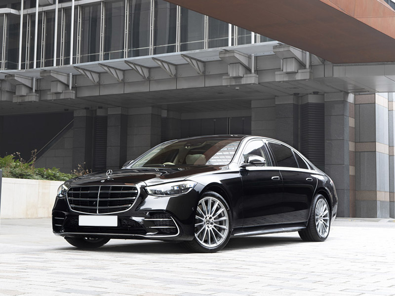 Starr Luxury Cars - Luxury Airport Chauffeur Service Best Coveted Luxury Exotic Cars - Book, Hire, Rent Chauffeur Service, and Self-Hire Service. Luxembourg