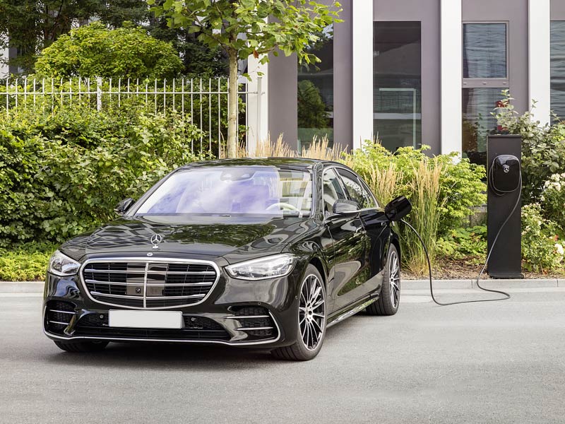 Starr Luxury Cars - Luxury Airport Chauffeur Service Best Coveted Luxury Exotic Cars - Book, Hire, Rent Chauffeur Service, and Self-Hire Service. Mercedes Benz, Dublin