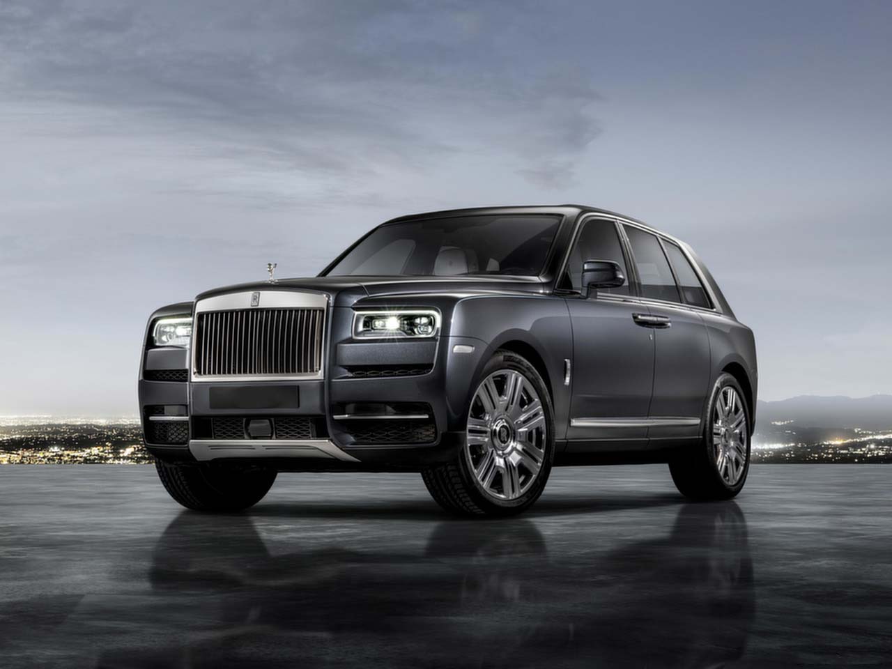 Starr Luxury Cars - Luxury Airport Chauffeur Service Best Coveted Luxury Exotic Cars - Book, Hire, Rent Chauffeur Service, and Self-Hire Service. Rolls-Royce Cullinan - London Mayfair, UK