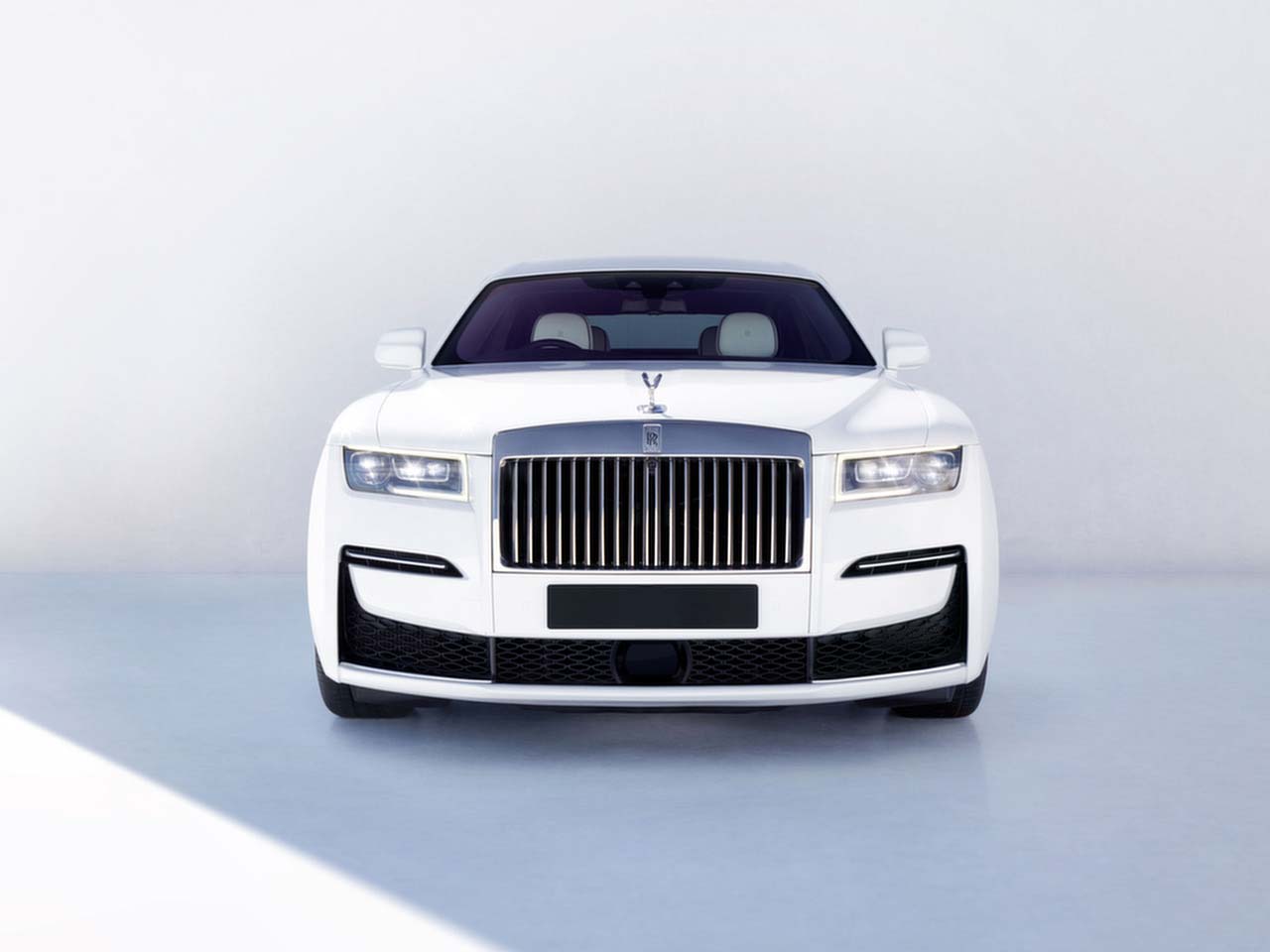 Starr Luxury Cars - Luxury Airport Chauffeur Service Best Coveted Luxury Exotic Cars - Book, Hire, Rent Chauffeur Service, and Self-Hire Service. Rolls Royce Ghost - London Mayfair, UK