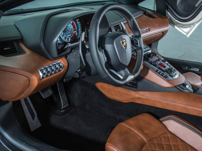 Starr Luxury Cars - Luxury Airport Chauffeur Service Best Coveted Luxury Exotic Cars - Book, Hire, Rent Chauffeur Service, and Self-Hire Service Rolls-Lamborghini Aventador S, in Las Vegas, USA