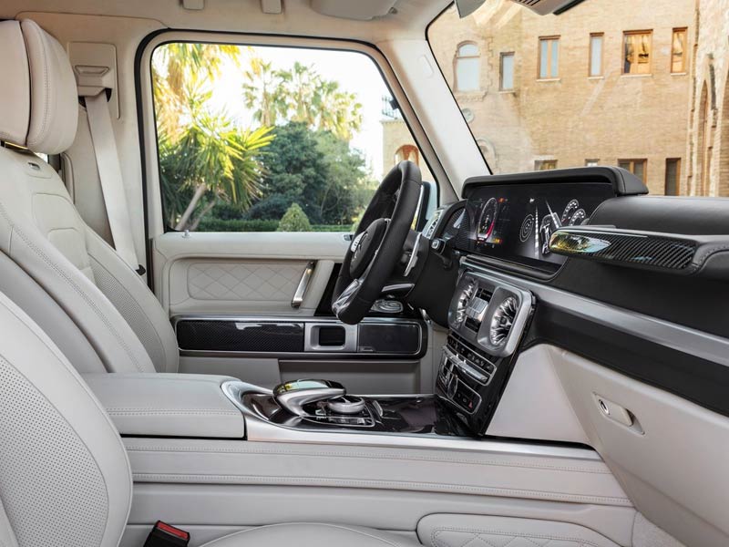 Starr Luxury Cars - Luxury Airport Chauffeur Service Best Coveted Luxury Exotic Cars - Book, Hire, Rent Chauffeur Service, and Self-Hire Service Mercedes Benz AMG G63 in Cairo, Egypt