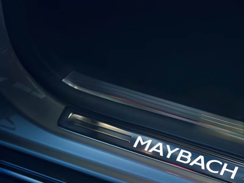 Starr Luxury Cars - Luxury Airport Chauffeur Service Best Coveted Luxury Exotic Cars - Book, Hire, Rent Chauffeur Service, and Self-Hire Service Mercedes Benz Maybach - Neom city in Emirates