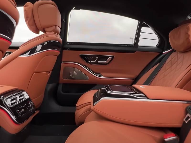 Starr Luxury Cars - Luxury Airport Chauffeur Service Best Coveted Luxury Exotic Cars - Book, Hire, Rent Chauffeur Service, and Self-Hire Service Mercedes Benz S Class - Neom city in Emirates