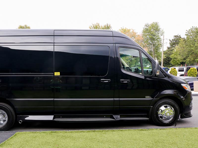 Starr Luxury Cars - Luxury Airport Chauffeur Service Best Coveted Luxury Exotic Cars - Book, Hire, Rent Chauffeur Service, and Self-Hire Service Mercedes Benz Sprinter - Seattle in USA