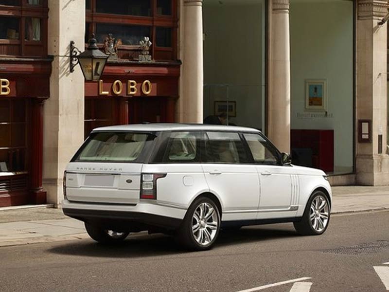 Starr Luxury Cars - Luxury Airport Chauffeur Service Best Coveted Luxury Exotic Cars - Book, Hire, Rent Chauffeur Service, and Self-Hire Service Range Rover LWB - Neom city in Emirates