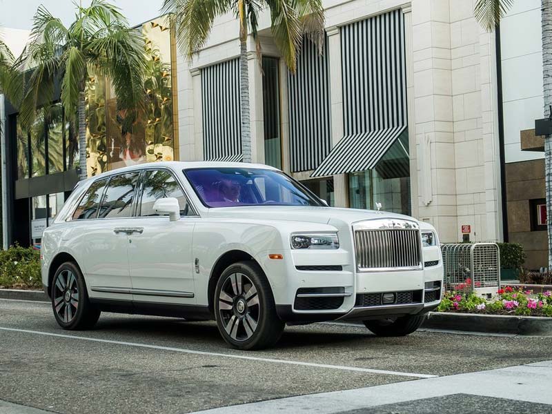 Starr Luxury Cars - Luxury Airport Chauffeur Service Best Coveted Luxury Exotic Cars - Book, Hire, Rent Chauffeur Service, and Self-Hire Service. Rolls Royce Cullinan - London Mayfair, UK