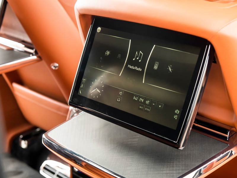 Starr Luxury Cars - Luxury Airport Chauffeur Service Best Coveted Luxury Exotic Cars - Book, Hire, Rent Chauffeur Service, and Self-Hire Service Rolls-Royce Cullinan- Neom city in Emirates