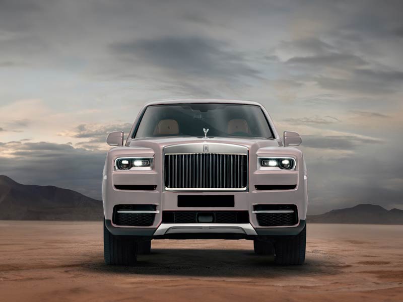 Rolls-Royce Cullinan- grey colour in Emirates