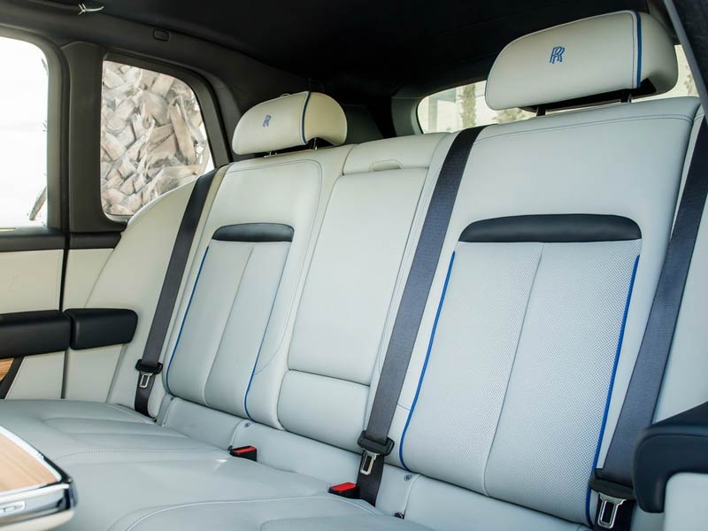 Starr Luxury Cars - Luxury Airport Chauffeur Service Best Coveted Luxury Exotic Cars - Book, Hire, Rent Chauffeur Service, and Self-Hire Service Rolls-Royce Cullinan - Seattle in USA