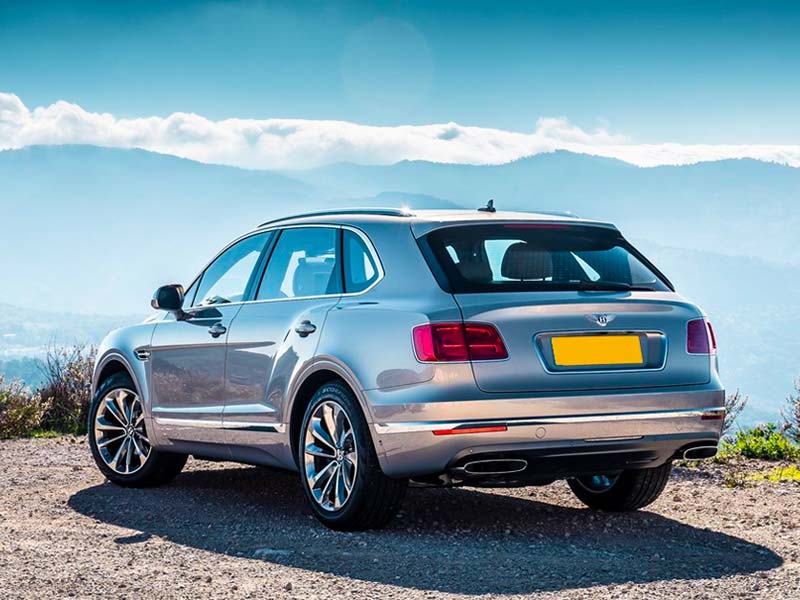 Starr Luxury Cars - Luxury Airport Chauffeur Service Best Coveted Luxury Exotic Cars - Book, Hire, Rent Chauffeur Service, and Self-Hire Service Bentley Bentayga in Austin, Texas in USA
