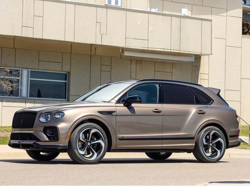 Starr Luxury Cars - Luxury Airport Chauffeur Service Best Coveted Luxury Exotic Cars - Book, Hire, Rent Chauffeur Service, and Self-Hire Service Bentley Bentayga in Hamptons in USA
