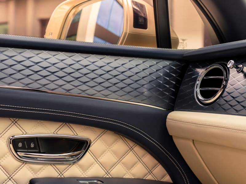 Starr Luxury Cars - Luxury Airport Chauffeur Service Best Coveted Luxury Exotic Cars - Book, Hire, Rent Chauffeur Service, and Self-Hire Service Bentley Bentayga Palm Beach, in USA