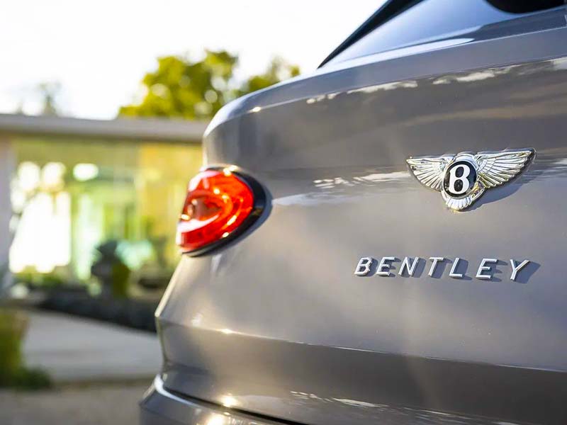 Starr Luxury Cars - Luxury Airport Chauffeur Service Best Coveted Luxury Exotic Cars - Book, Hire, Rent Chauffeur Service, and Self-Hire Service Bentley Bentayga San Francisco, in USA