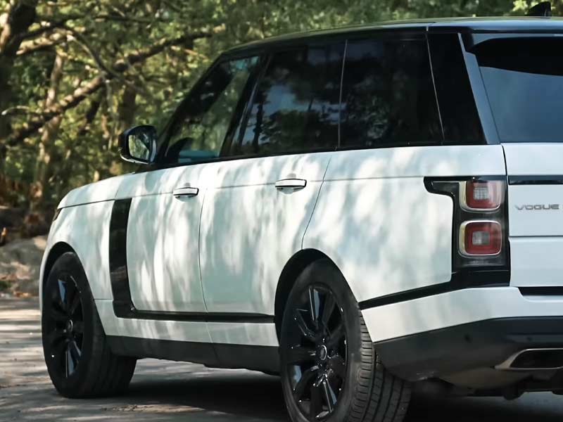 Starr Luxury Cars - Luxury Airport Chauffeur Service Best Coveted Luxury Exotic Cars - Book, Hire, Rent Chauffeur Service, and Self-Hire Service Range Rover Vogue Luanda in Angola