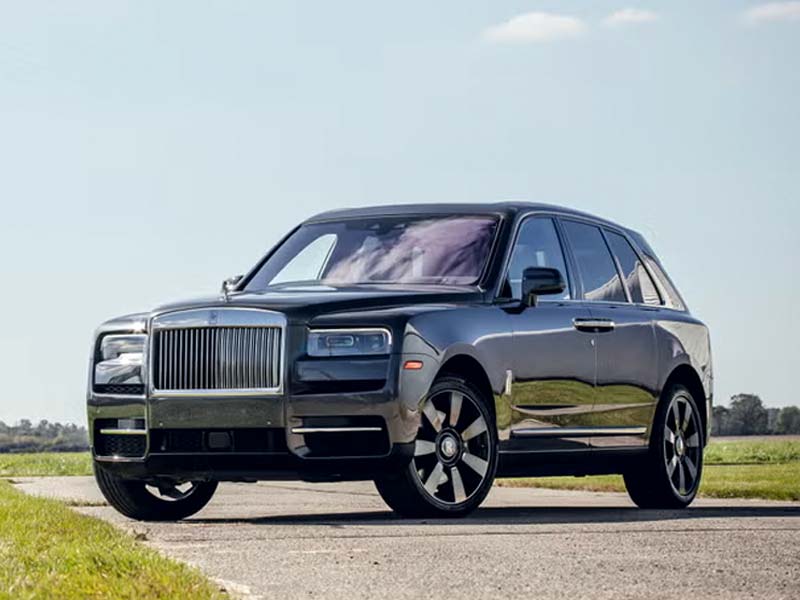 Starr Luxury Cars - Luxury Airport Chauffeur Service Best Coveted Luxury Exotic Cars - Book, Hire, Rent Chauffeur Service, and Self-Hire Service Rolls-Royce Cullinan in Hamptons in USA