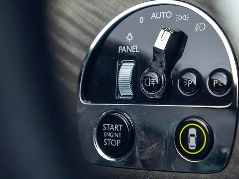 Starr Luxury Cars - Luxury Airport Chauffeur Service Best Coveted Luxury Exotic Cars - Book, Hire, Rent Chauffeur Service, and Self-Hire Service Rolls-Royce Cullinan in Hamptons in USA