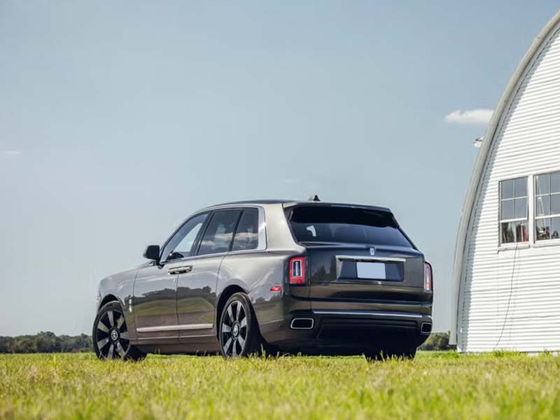 Starr Luxury Cars - Luxury Airport Chauffeur Service Best Coveted Luxury Exotic Cars - Book, Hire, Rent Chauffeur Service, and Self-Hire Service Rolls-Royce Cullinan in Hamptons in USA