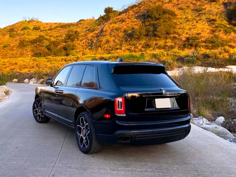 Starr Luxury Cars - Luxury Airport Chauffeur Service Best Coveted Luxury Exotic Cars - Book, Hire, Rent Chauffeur Service, and Self-Hire Service Rolls-Royce Cullinan in Nashville in USA