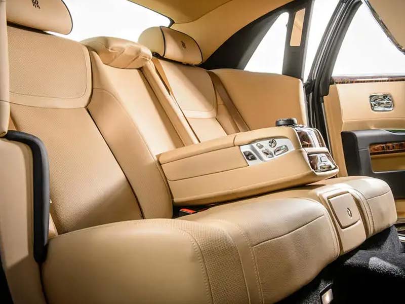 Starr Luxury Cars - Luxury Airport Chauffeur Service Best Coveted Luxury Exotic Cars - Book, Hire, Rent Chauffeur Service, and Self-Hire Service Rolls-Royce Ghost in Philadelphia in USA