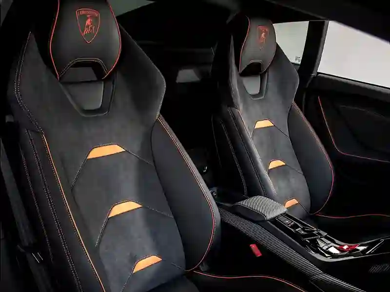 Red and black Interiors of the Lamborghini Huracan Evo