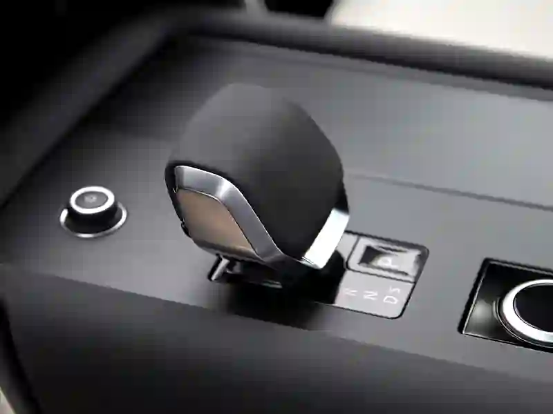 Gear level of the Land Rover Discovery