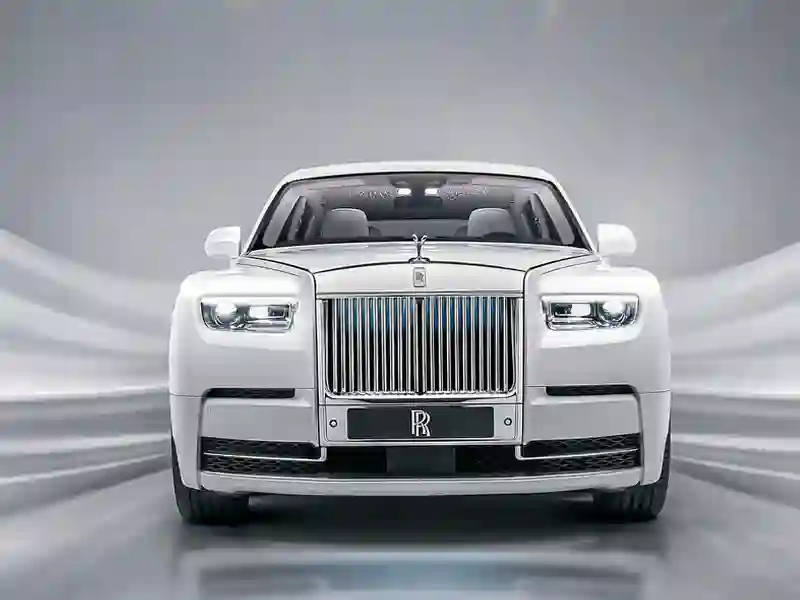 White Rolls-Royce Phantom