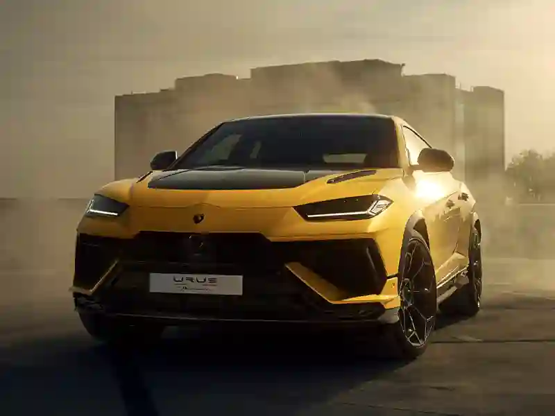 Lamborghini Urus yellow colour