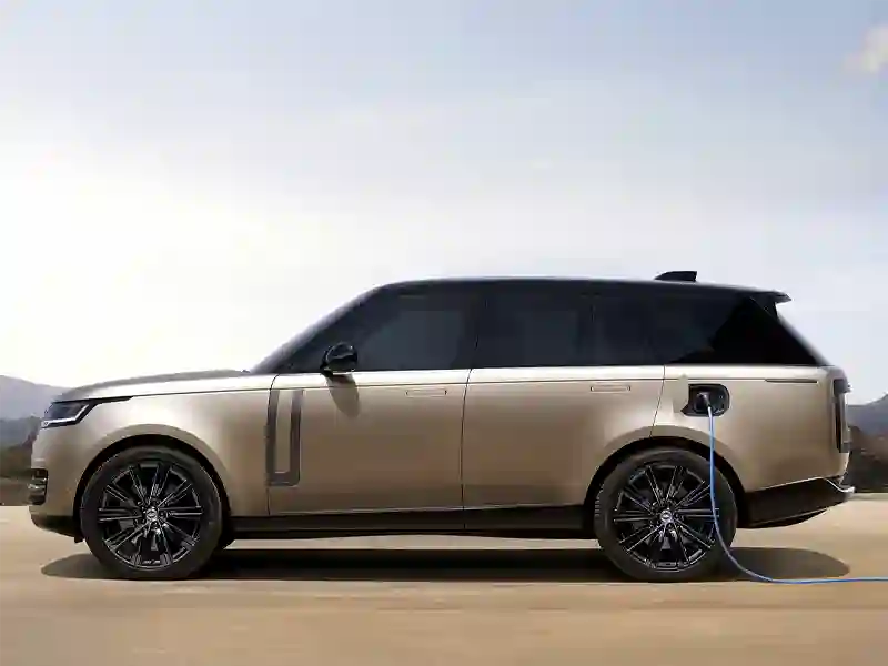 Side view fo the Range Rover Vogue