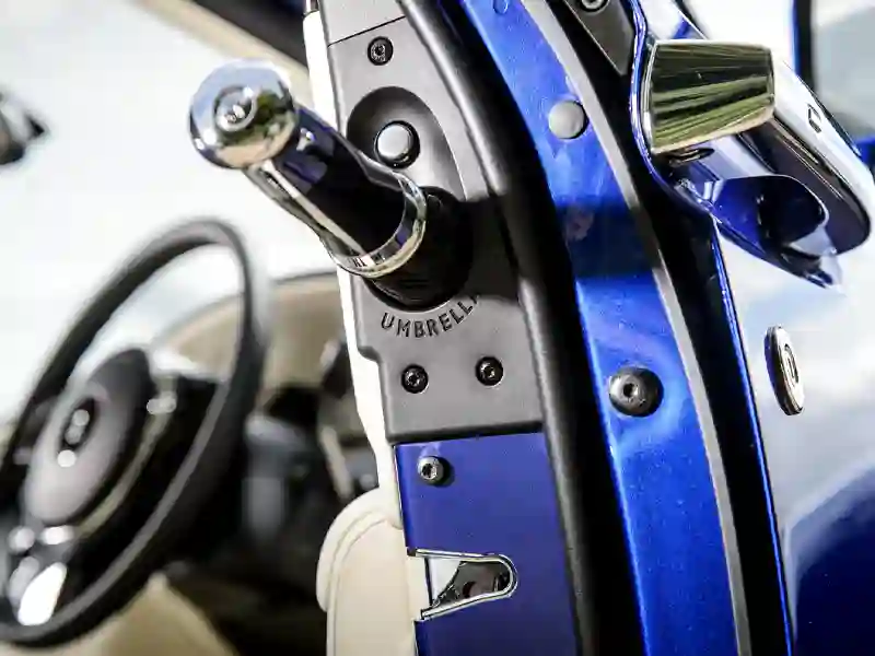 Rolls-Royce Ghost blue open door