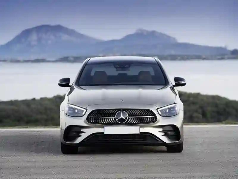 Mercedes Benz E Class Silver colour